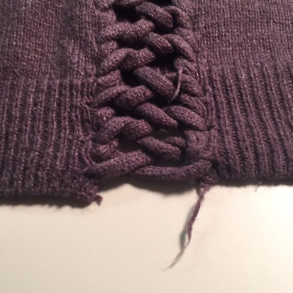 Very cute sweater with cute design! - Picture 4 of 6